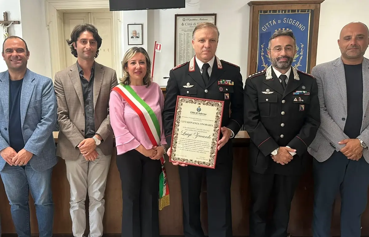 Il luogotenente c.s. dei carabinieri Luigi Zeccardo è cittadino onorario\u00A0di Siderno\n