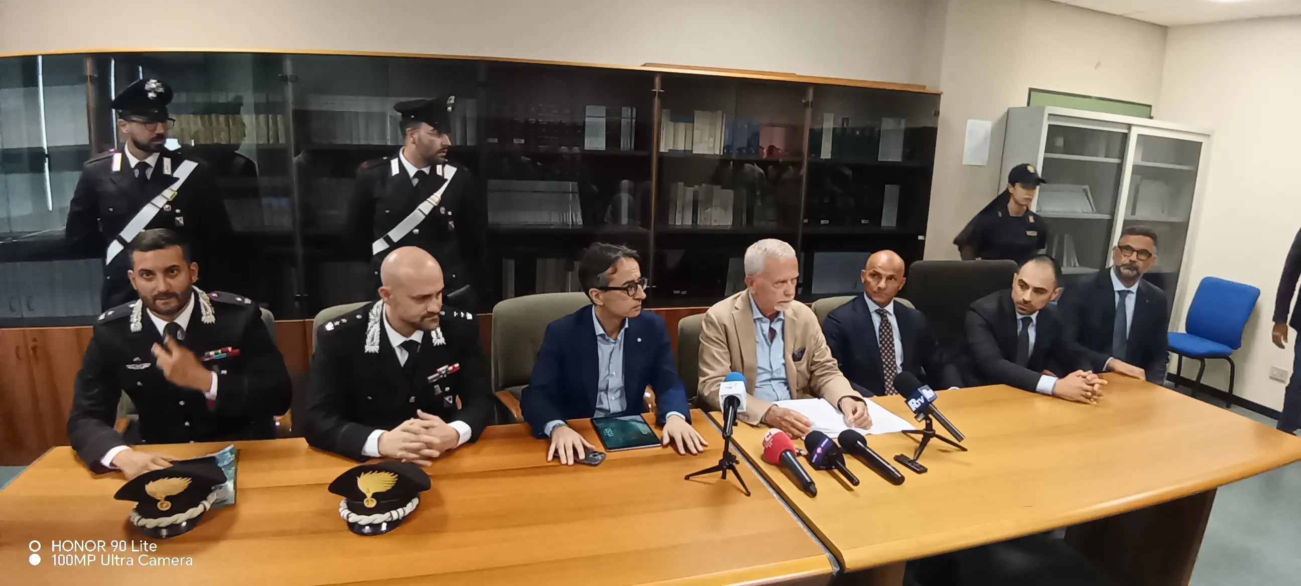 Le ingerenze negli appalti del polo ferroviario reggino, il narcotraffico e le estorsioni: i dettagli del blitz che ha portato a 79 arresti\n