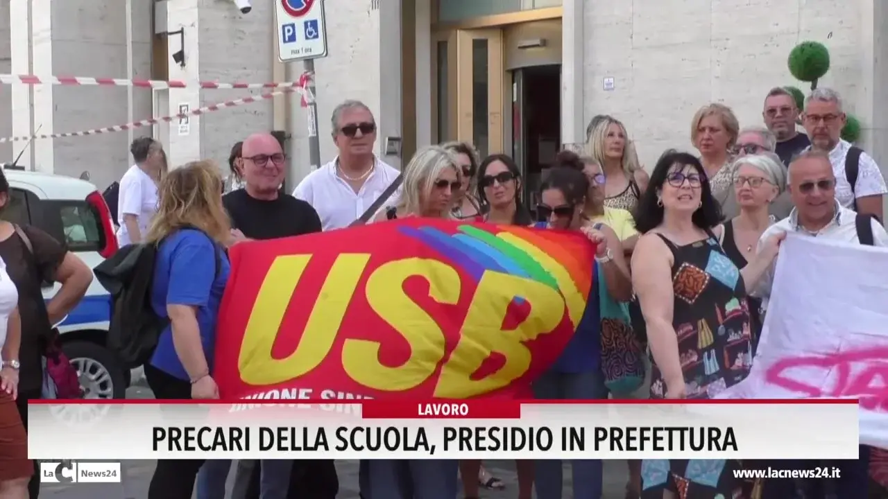 Precari ata, sit in a Catanzaro per la stabilizzazione