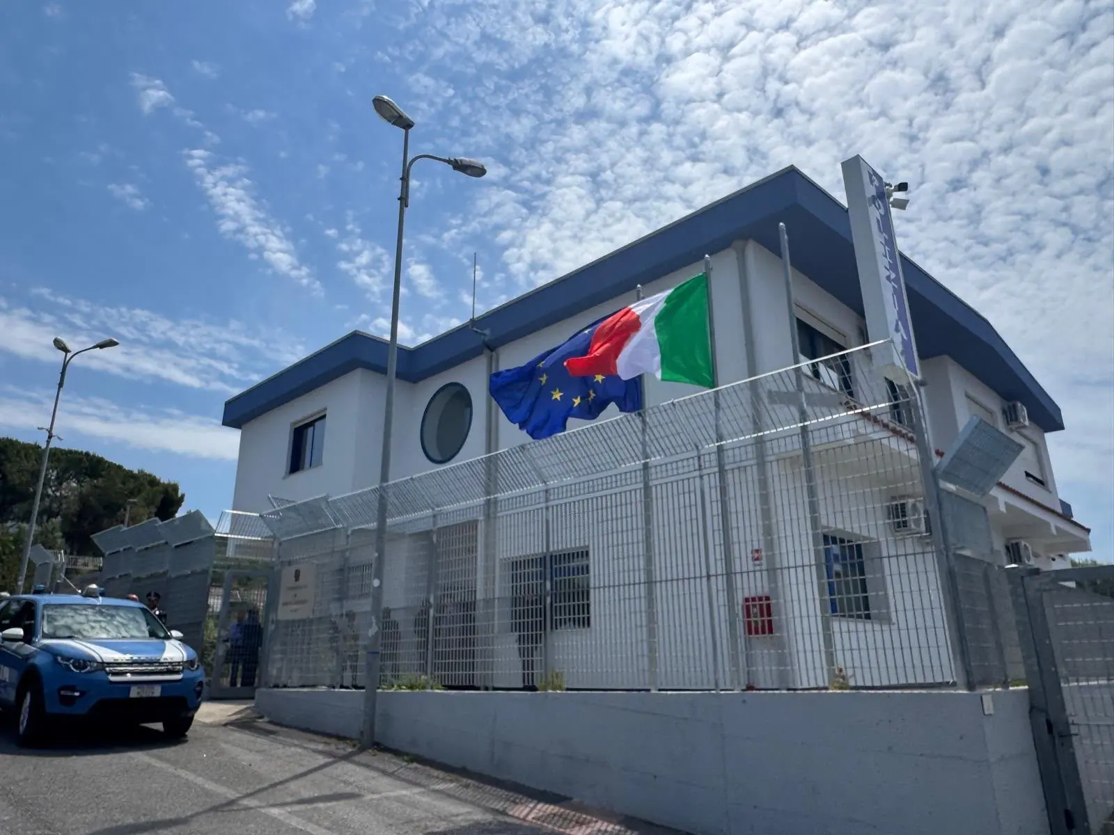 Scalea, operazione antidroga della Polizia: un arresto per detenzione ai fini di spaccio di sostanze stupefacenti\n