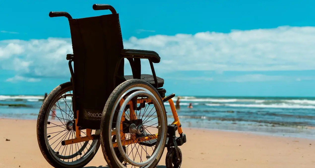 Accessibilità negata sulle spiagge del Vibonese, Associazione Coscioni e famiglie di persone disabili diffidano molti Comuni: «Ora basta»\n