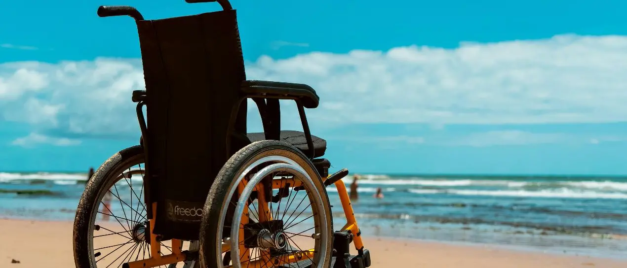 Accessibilità negata sulle spiagge del Vibonese, Associazione Coscioni e famiglie di persone disabili diffidano molti Comuni: «Ora basta»\n