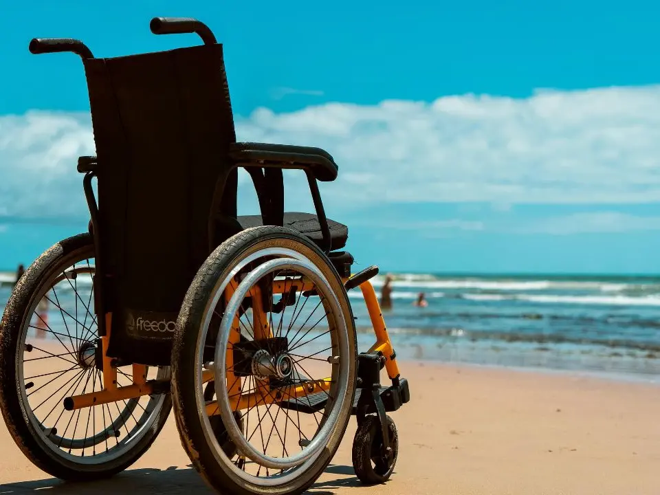 Accessibilità negata sulle spiagge del Vibonese, Associazione Coscioni e famiglie di persone disabili diffidano molti Comuni: «Ora basta»