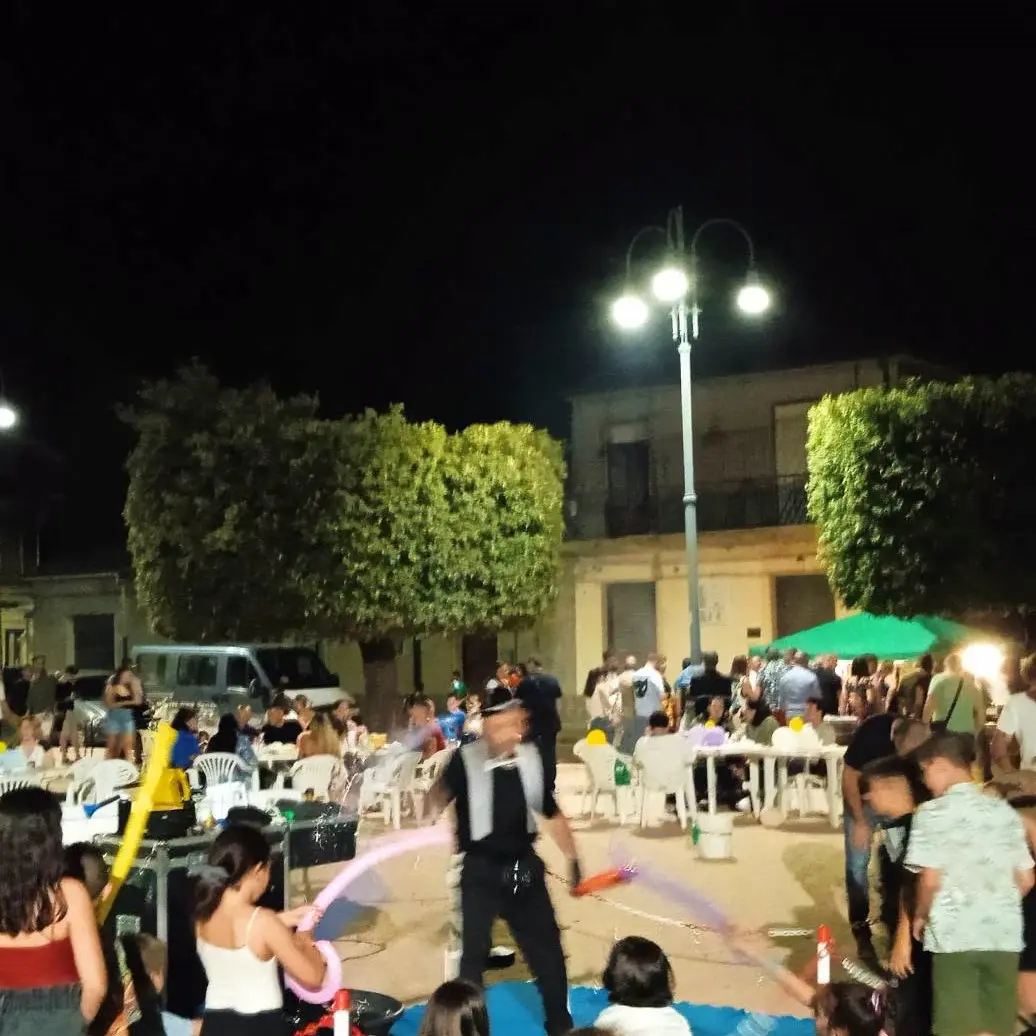 Mileto, una piazza piena di sorrisi per i bambini: successo per\u00A0l’iniziativa solidale “Tantissima voglia di stare insieme”\n