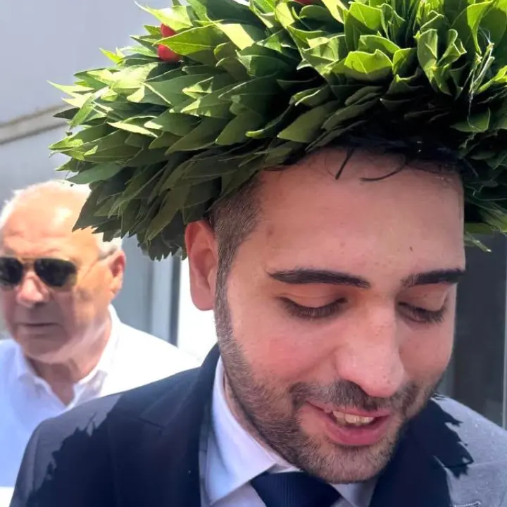 Battista Bruno si laurea in Giurisprudenza: un traguardo che premia talento, impegno e passione\n