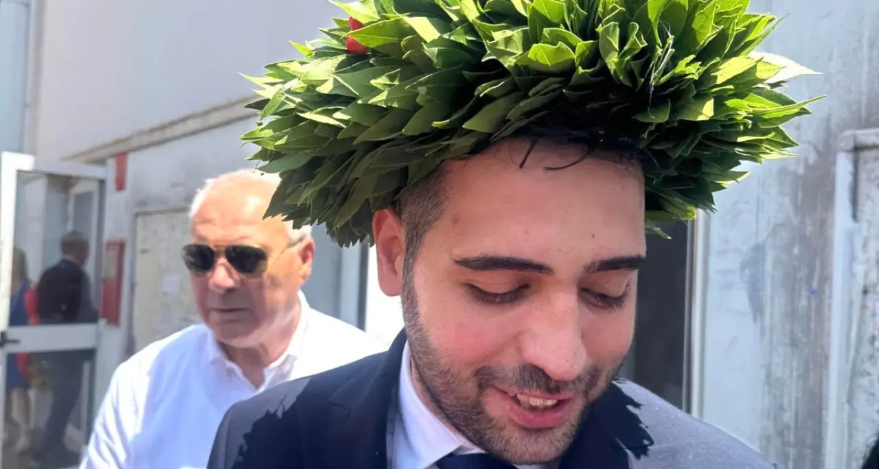 Battista Bruno si laurea in Giurisprudenza: un traguardo che premia talento, impegno e passione\n