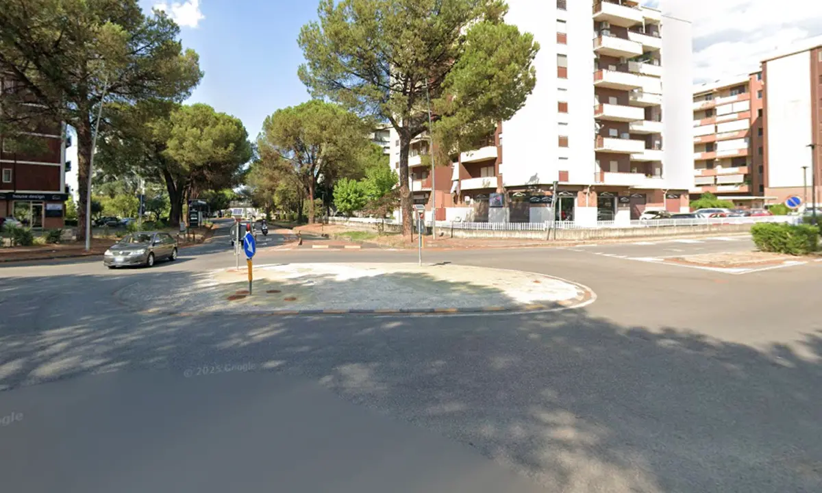Rende, un semaforo al posto della rotonda e limite di 20 km/h per agevolare dei lavori\n