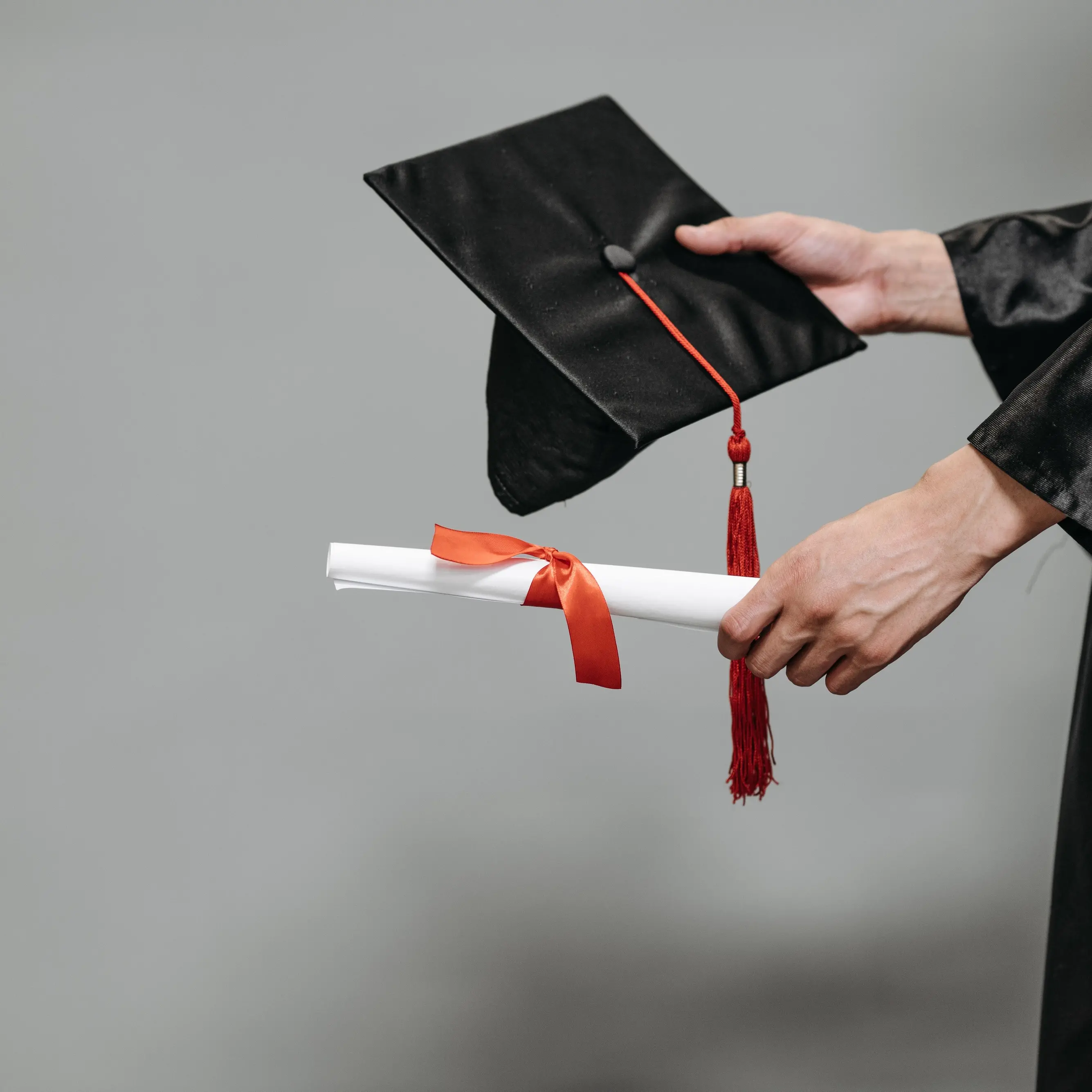 «Si laurea, gli voglio fare un regalo»: la dote del “Vangelo” chiesta per il figlio e il no dei presunti capi locali\n