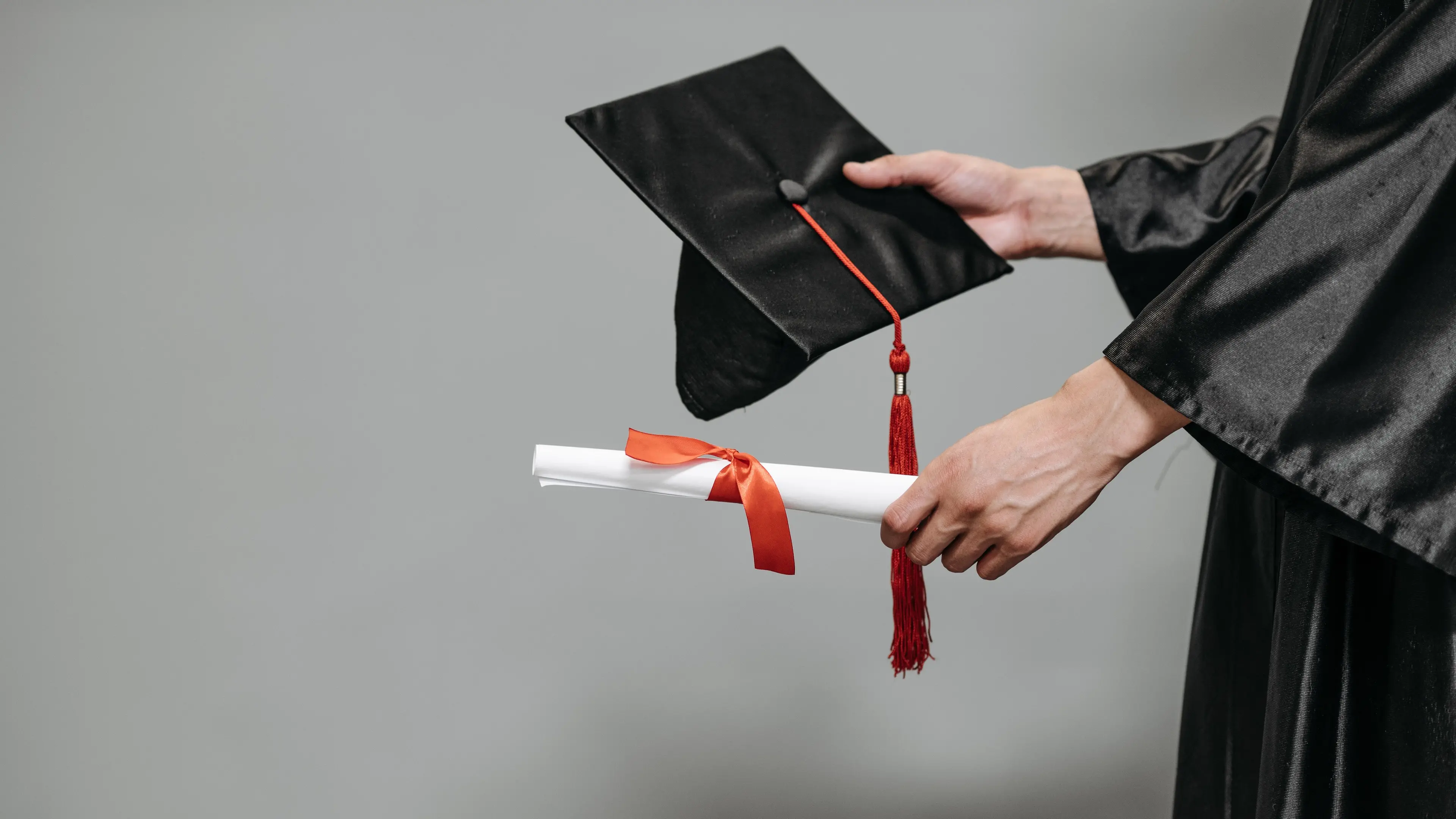 «Si laurea, gli voglio fare un regalo»: la dote del “Vangelo” chiesta per il figlio e il no dei presunti capi locali\n