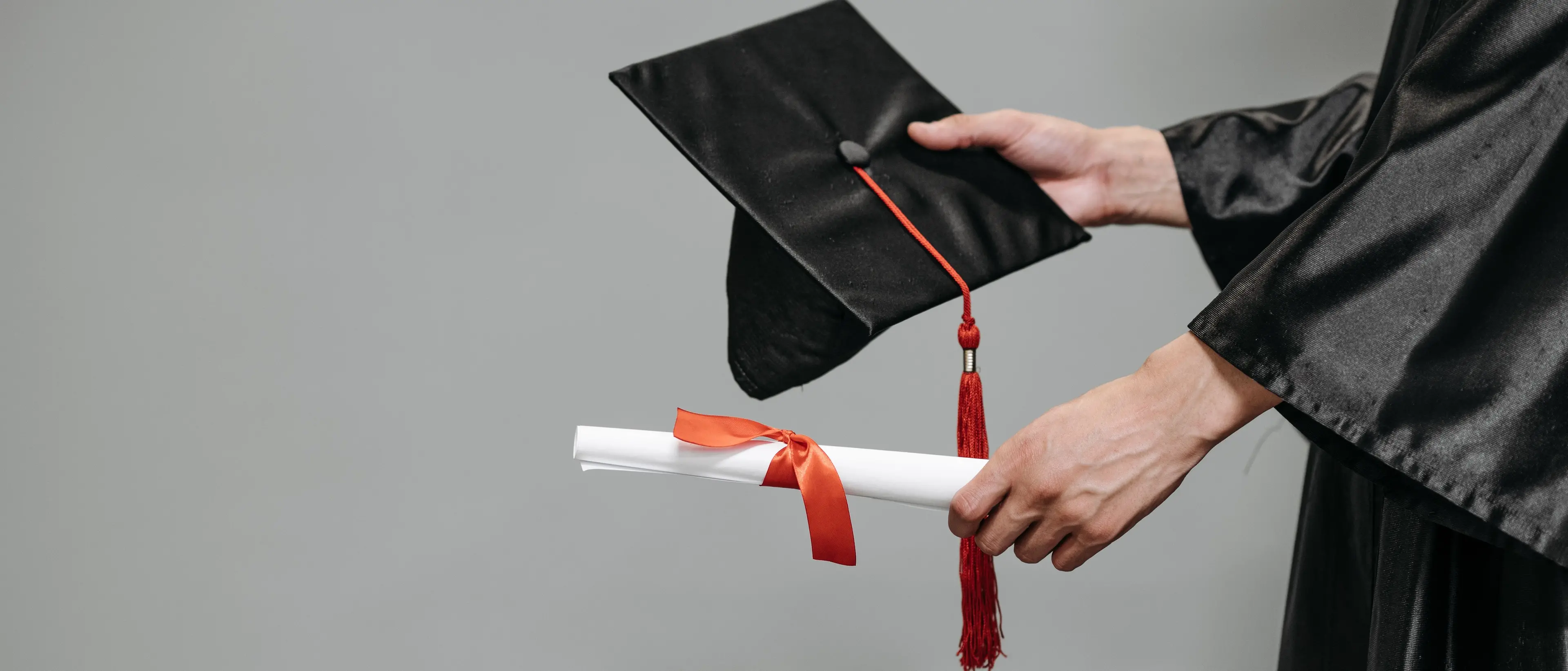 «Si laurea, gli voglio fare un regalo»: la dote del “Vangelo” chiesta per il figlio e il no dei presunti capi locali\n