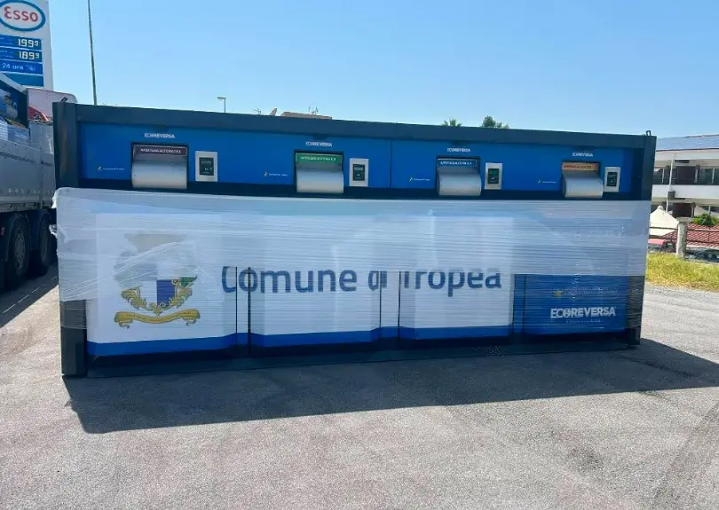 Tropea, arrivano le mini-isole ecologiche informatizzate: otto punti di raccolta contro l’abbandono di rifiuti\n