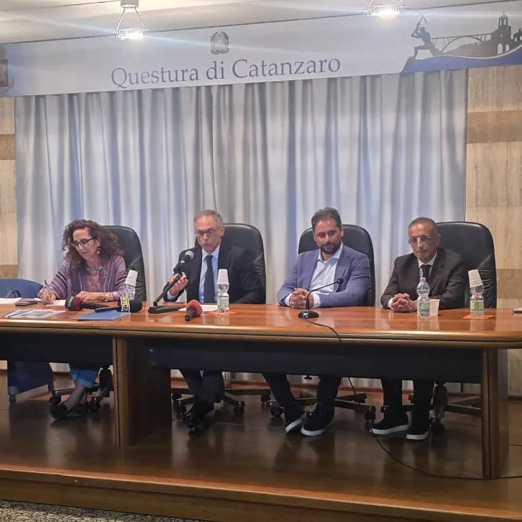 Catanzaro, fondi da 137mila euro per il commissariato e la palestra delle Fiamme Oro. Ferro: «Investimento per la legalità»\n