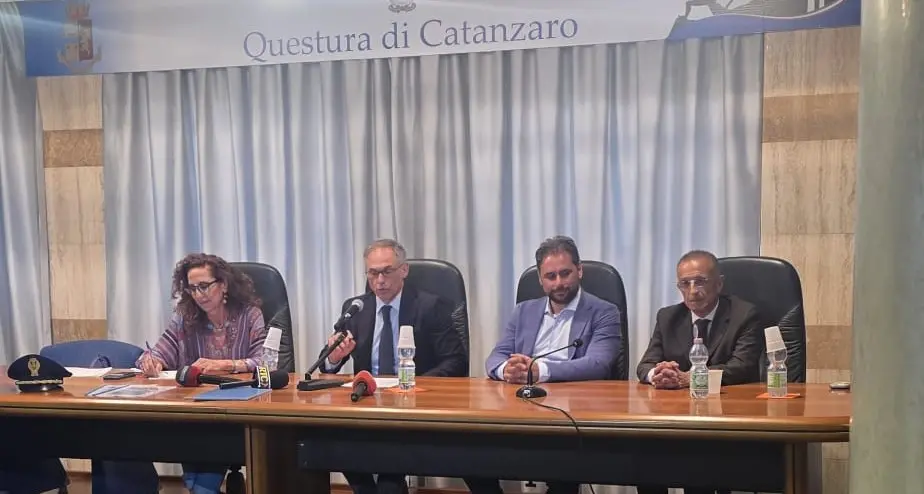 Catanzaro, fondi da 137mila euro per il commissariato e la palestra delle Fiamme Oro. Ferro: «Investimento per la legalità»\n