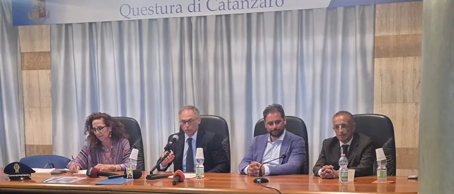 Catanzaro, fondi da 137mila euro per il commissariato e la palestra delle Fiamme Oro. Ferro: «Investimento per la legalità»\n