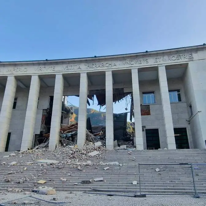 Bolzano, cede il tetto del tribunale: boato all'alba e maxi intervento dei soccorsi\n