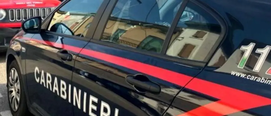Fugge all'alt dei carabinieri in moto: arrestato dopo un folle inseguimento a Cirò Marina\n