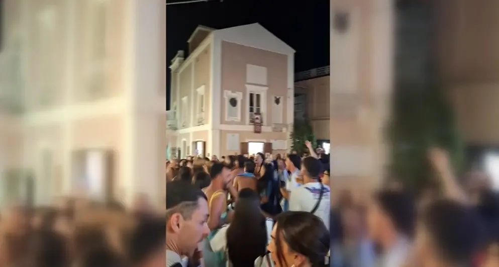 <p>Mondiali, l’Argentina vola in finale: esplode<span style=\"color:hsl(0, 75%, 60%);\"> la festa</span> nelle piazze calabresi -Video</p>