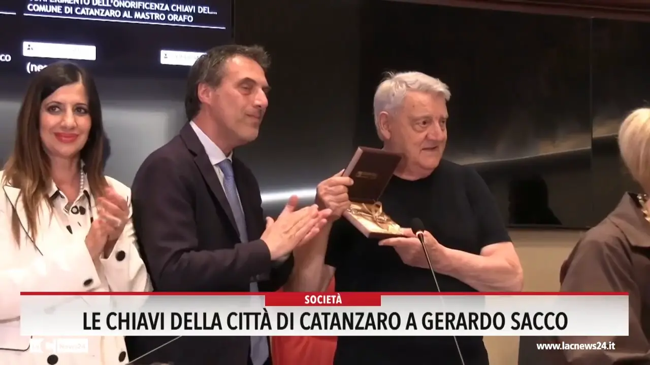 Le chiavi della città di Catanzaro a Gerardo Sacco