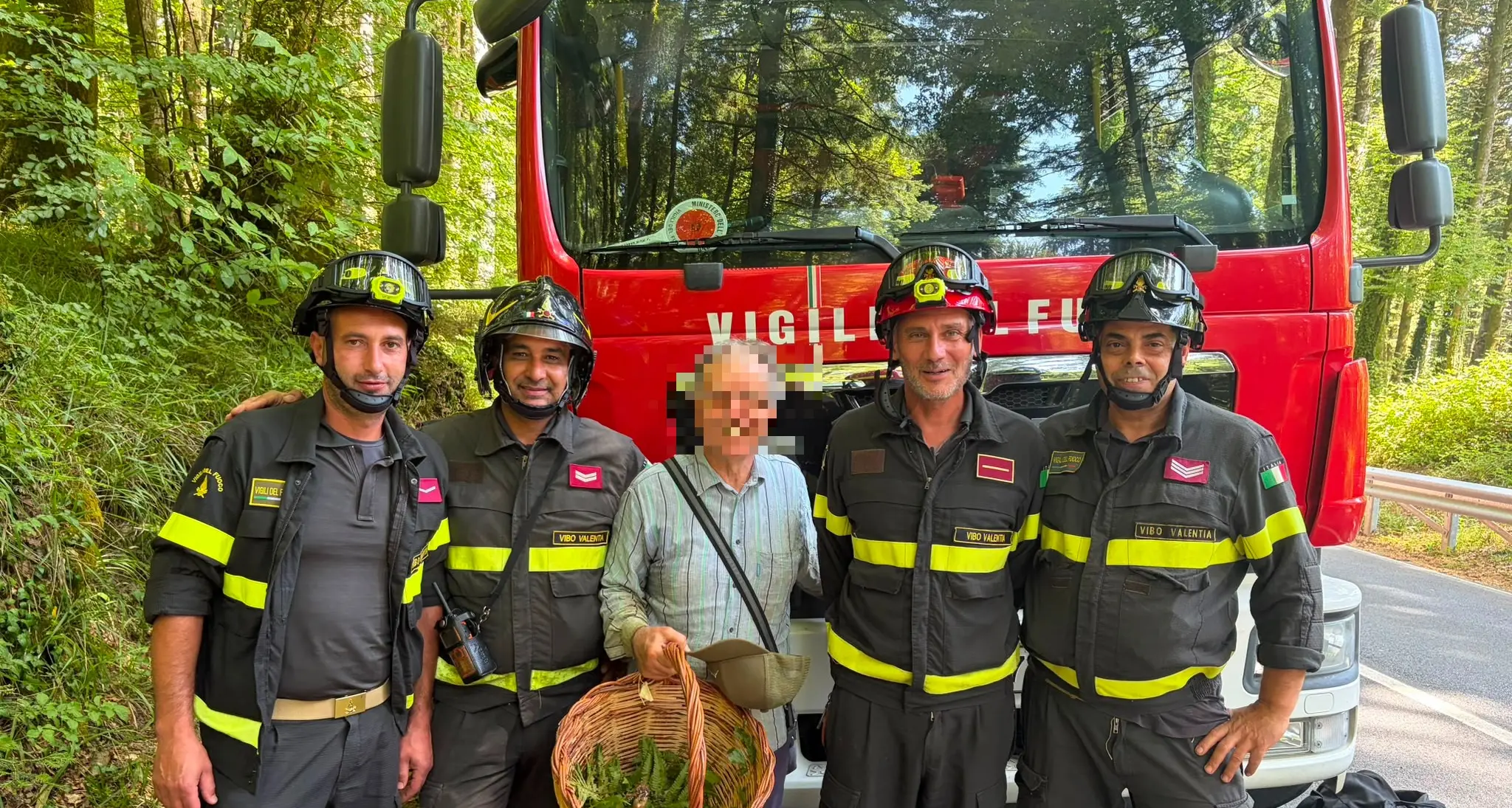 Si perde nei boschi di Serra San Bruno mentre cerca funghi, 71enne ritrovato dai vigili del fuoco\n