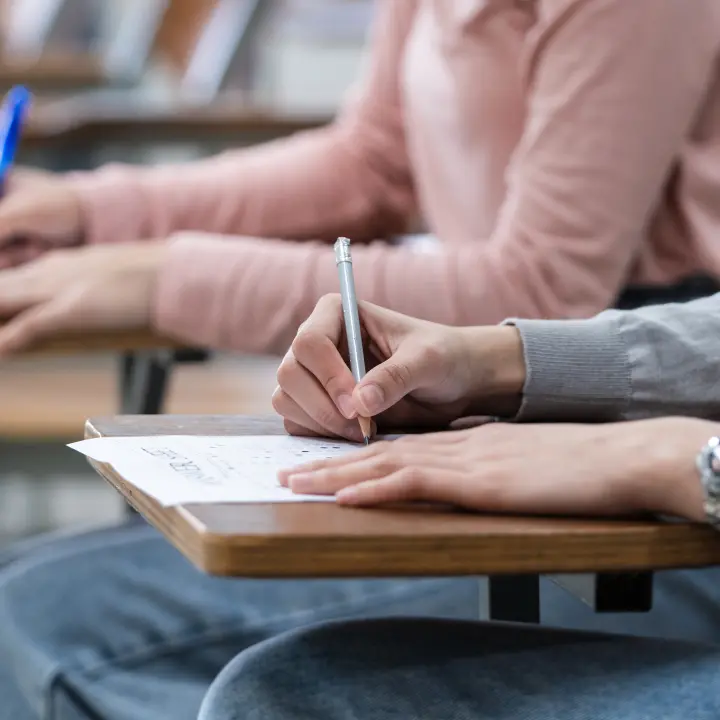 Concorsi pubblici: la norma \"taglia-idonei\" finisce davanti alla Corte Costituzionale\n