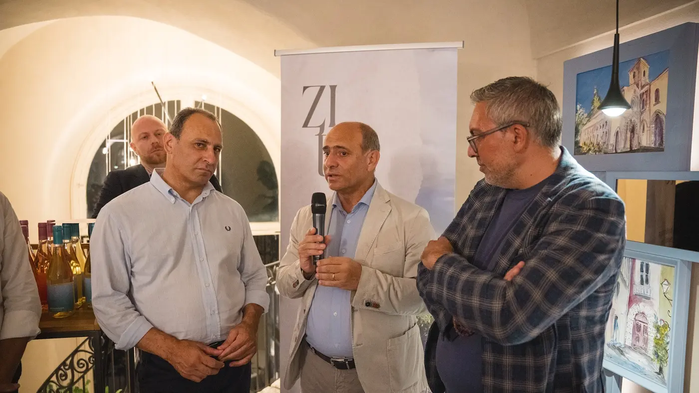 <p>L'evento Oltre la soglia a Tropea</p>\\n