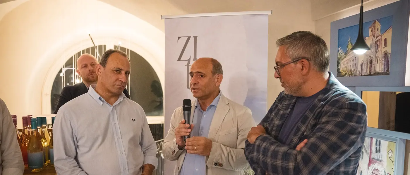 Cinque nuove etichette ispirate all’Amore: il rebranding di Cantine Zito parte da un affaccio sul mare di Tropea\n