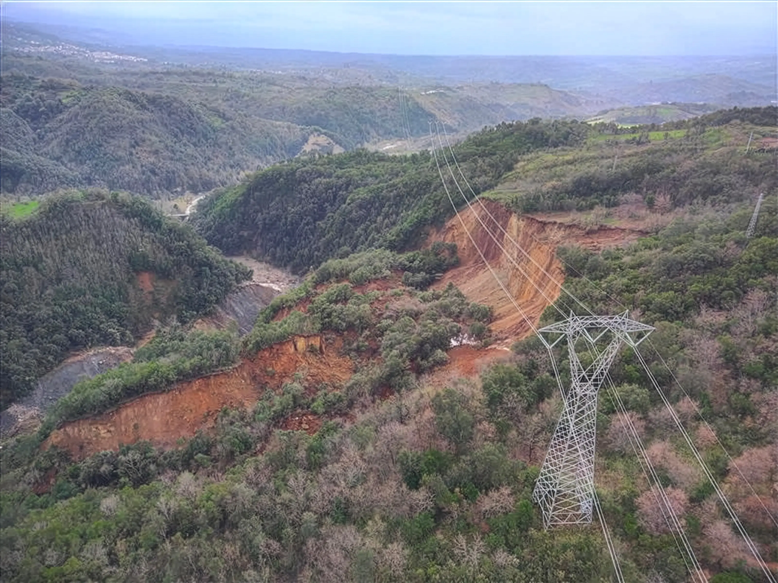 Polia, parte il cantiere\u00A0per la realizzazione di 3\u00A0sostegni\u00A0per la messa in sicurezza della linea\u00A0dell'elettrodotto Maida-Rizziconi\n