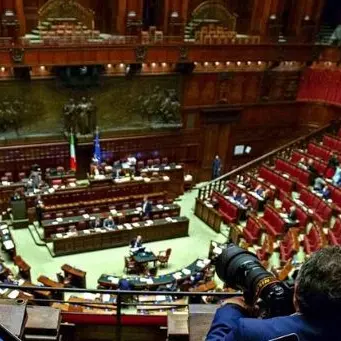 Voto fuorisede, la Camera approva all'unanimità: cosa cambia per 5 milioni di elettori\n
