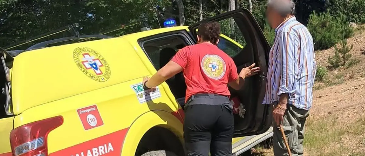 Disperso cercatore di funghi a Camigliatello Silano: tratto in salvo dal Soccorso Alpino\n