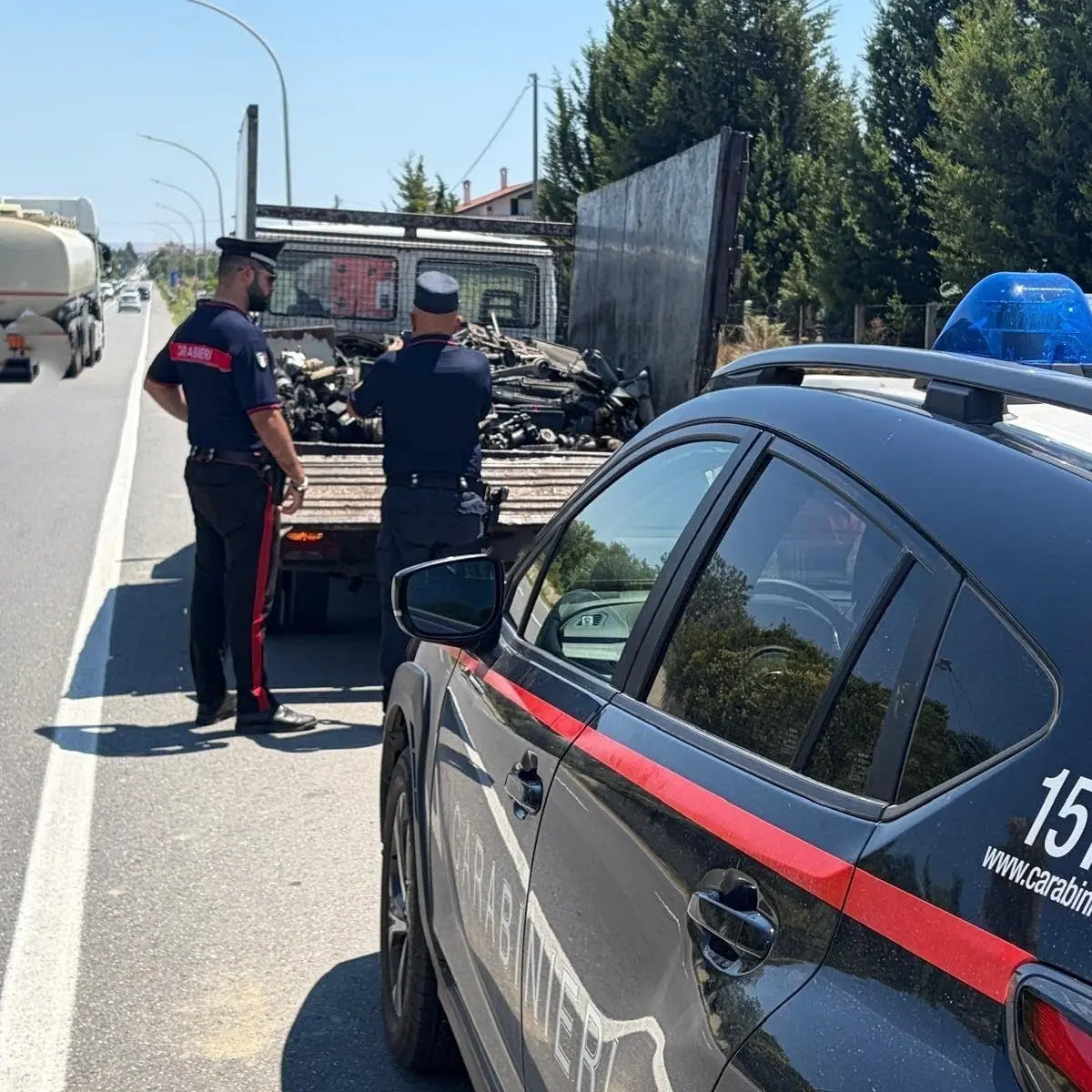 Sellia Marina, i Carabinieri sequestrano 700 kg di rifiuti\n