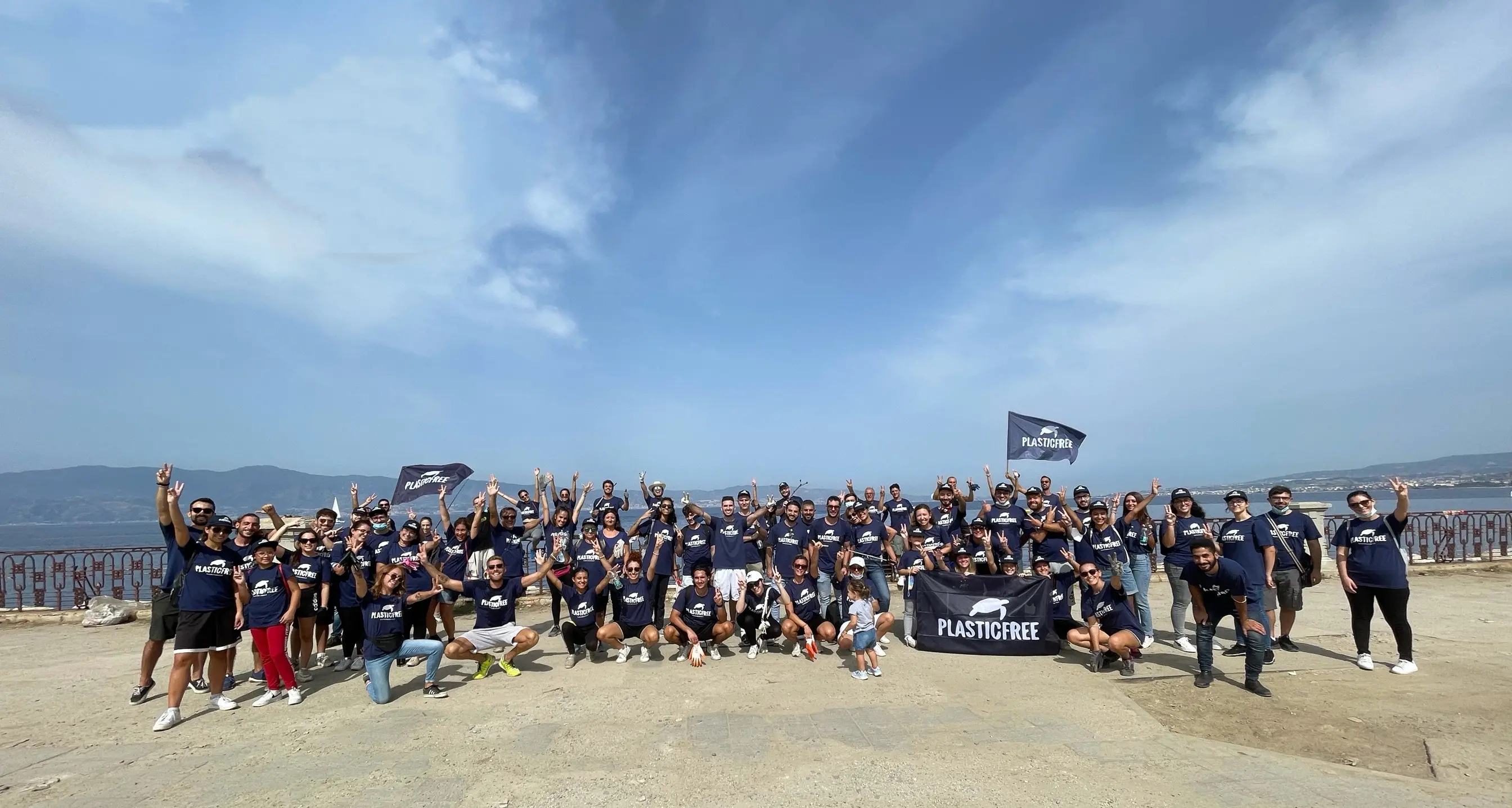 Plastic Free torna a Bova Marina: appuntamento a Rocca del Capo per una nuova giornata di pulizia della spiaggia\n