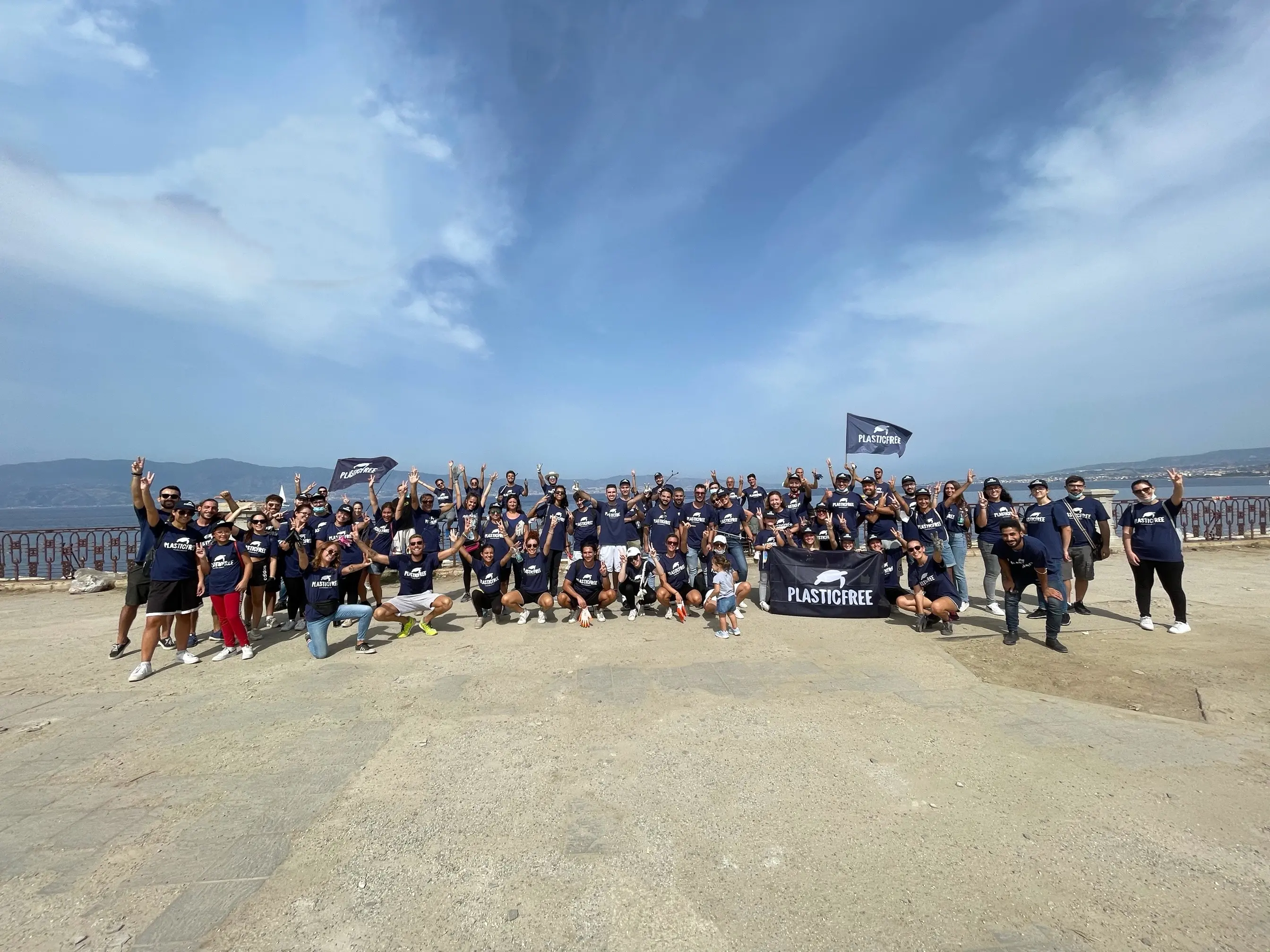 Plastic Free torna a Bova Marina: appuntamento a Rocca del Capo per una nuova giornata di pulizia della spiaggia\n
