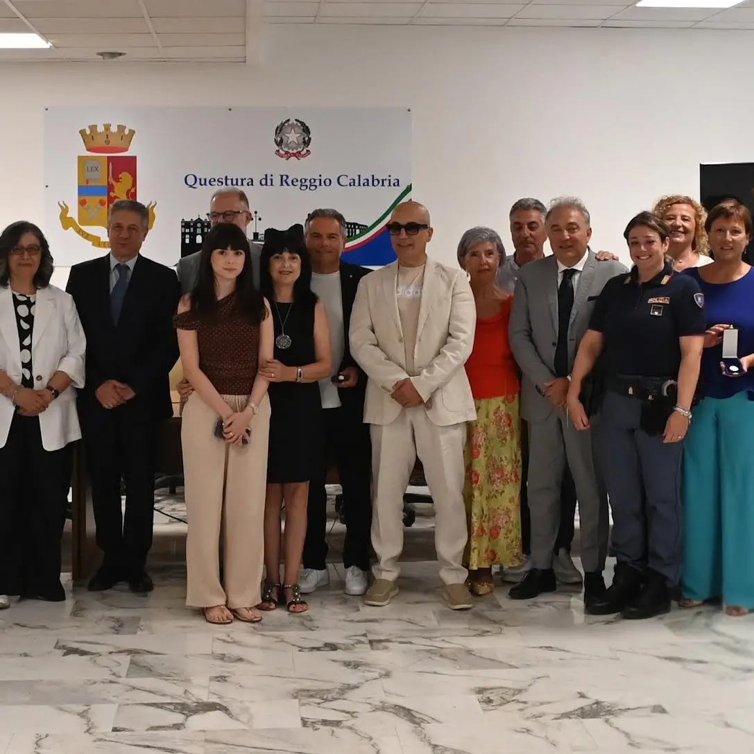 Reggio, consegnate in Questura le medaglie di commiato ai dirigenti di Polizia in quiescenza\n