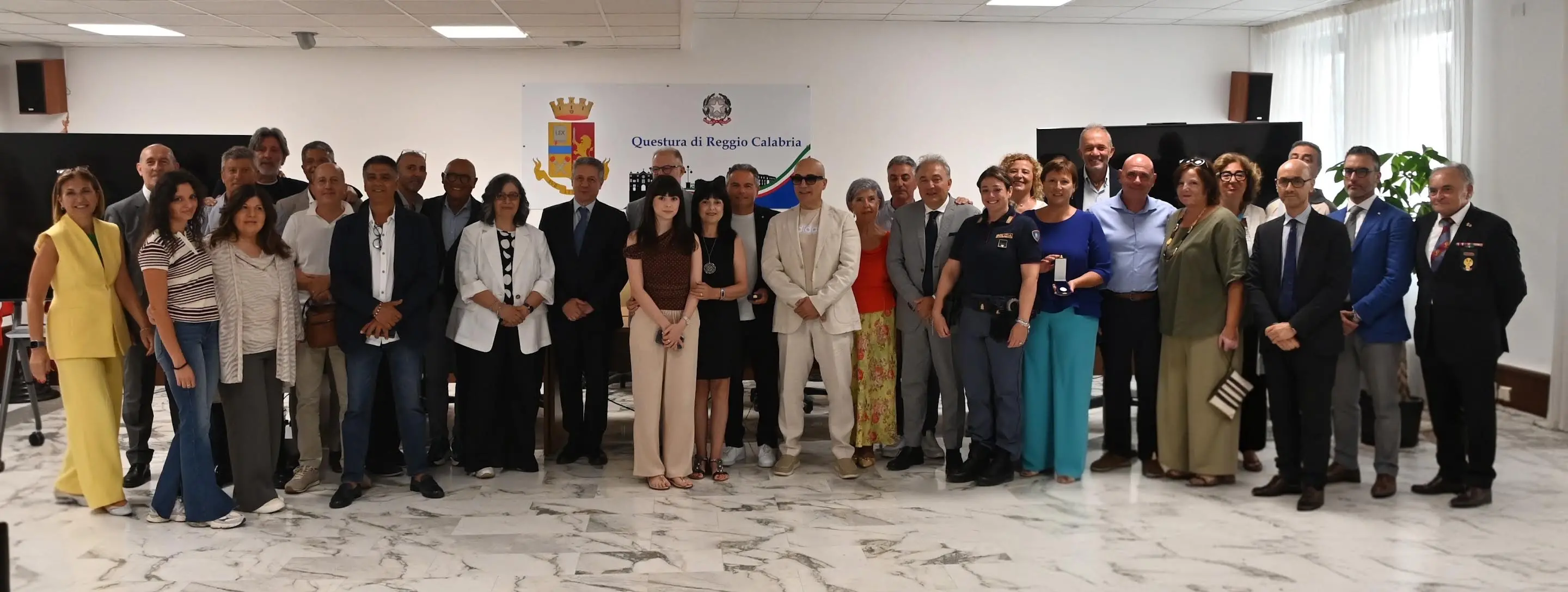 Reggio, consegnate in Questura le medaglie di commiato ai dirigenti di Polizia in quiescenza\n