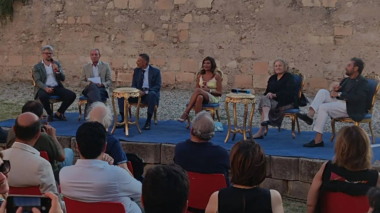 «Calabria capitale della sciatteria politica?»: il confronto promosso da Simona Loizzo (con frecciate a Caruso)\u00A0\n