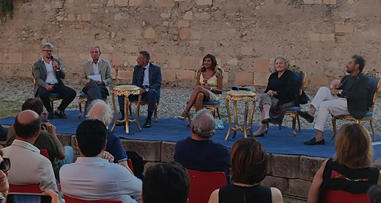«Calabria capitale della sciatteria politica?»: il confronto promosso da Simona Loizzo (con frecciate a Caruso)\u00A0\n