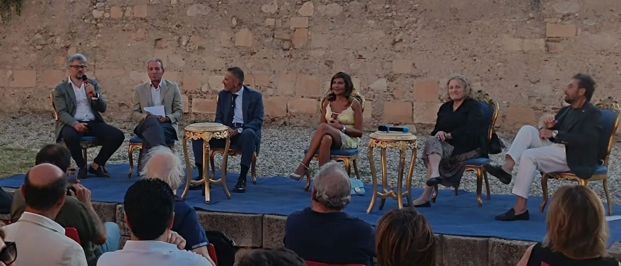 «Calabria capitale della sciatteria politica?»: il confronto promosso da Simona Loizzo (con frecciate a Caruso)\u00A0\n