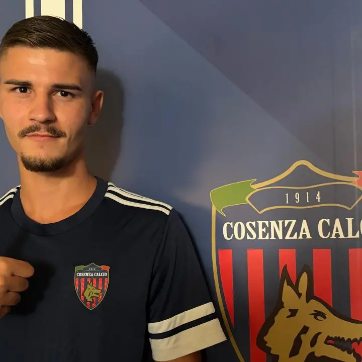 Cosenza, ufficiale Enrico Giannini: contratto biennale per il nuovo esterno sinistro rossoblù\n