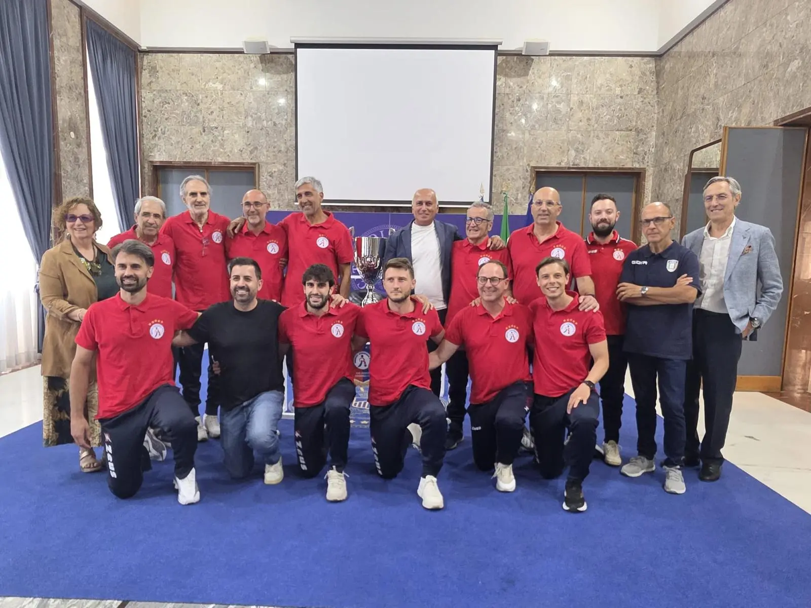 Cosenza celebra i Medici FC, sesto scudetto nazionale e impegno nella solidarietà\n