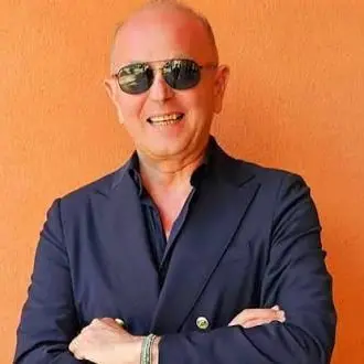 Non è solo «colpa degli ormoni»: il dottor Tromba smonta i luoghi comuni e racconta il loro vero ruolo nella salute femminile\n