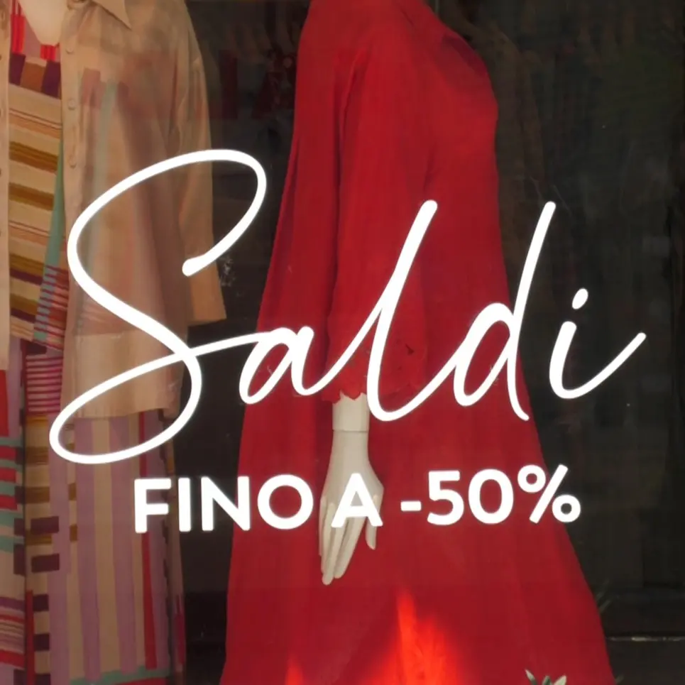<p>Reggio riscopre il piacere dello <span style=\"color:hsl(0, 75%, 60%);\">shopping</span>: Corso Garibaldi conquistato dai saldi grazie (anche) ai turisti</p>