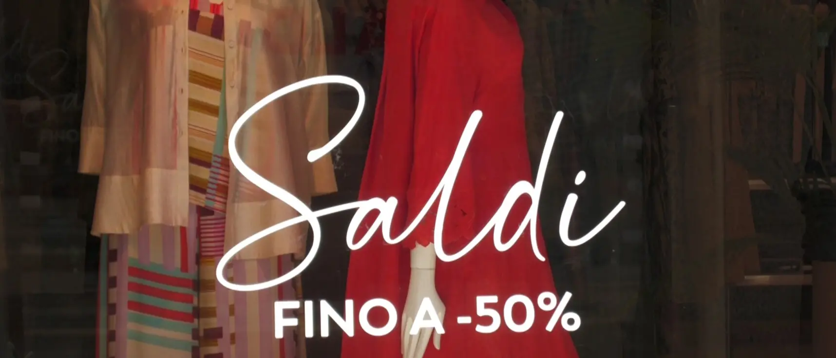 Reggio riscopre il piacere dello shopping: Corso Garibaldi conquistato dai saldi grazie (anche) ai turisti\n