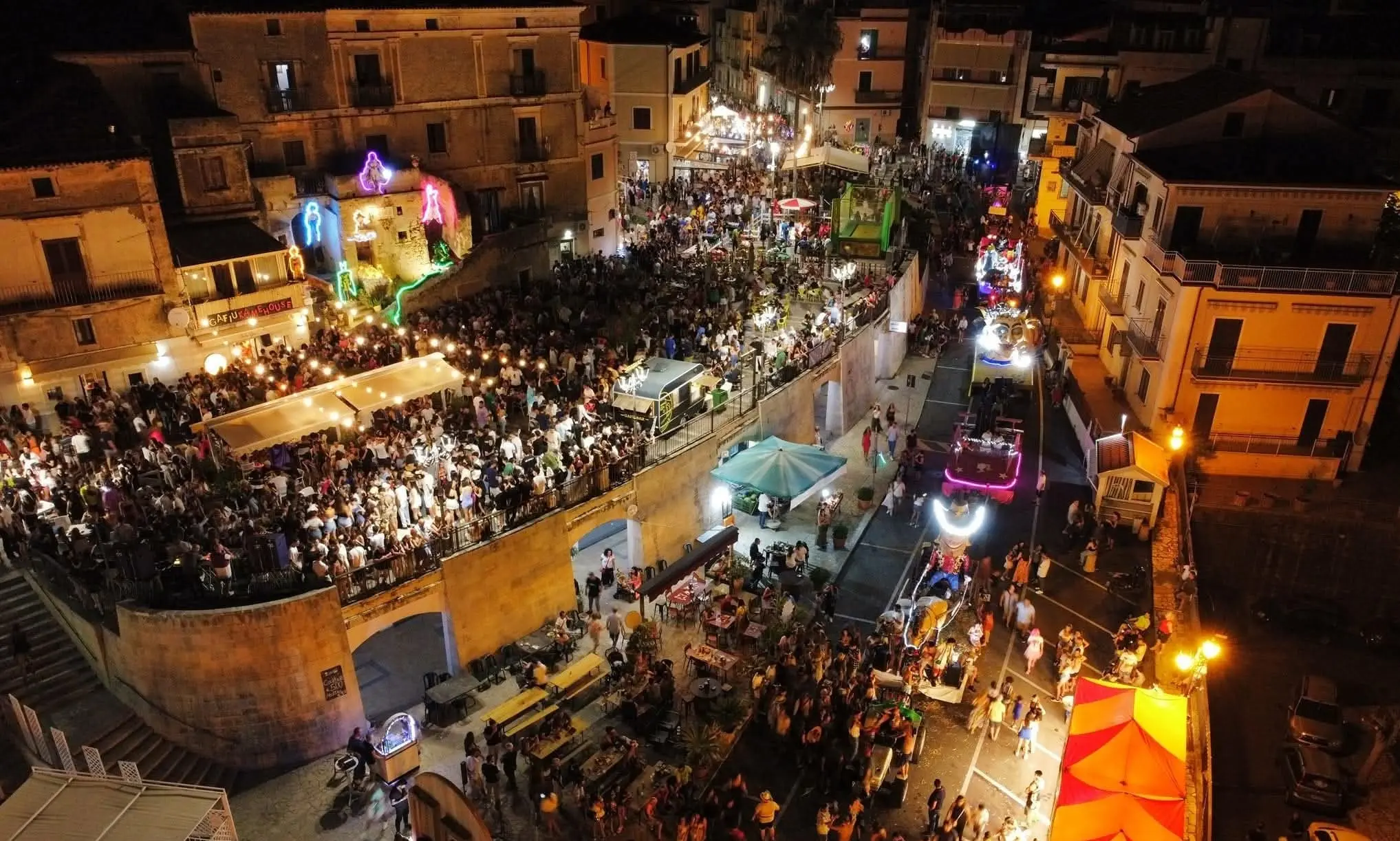 San Lucido, tutto pronto per\u00A0la 34ª edizione de \"A Vulata Sanlucidana\" e del suo storico Carnevale Estivo\n