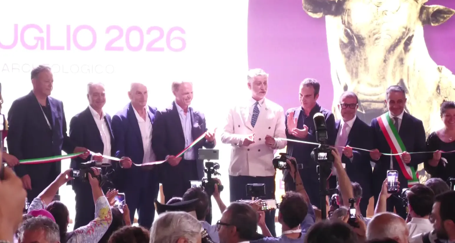 <p>Vinitaly a Sibari, maratona di cultura e orgoglio nel cuore dell’Enotria: «In Calabria siamo più bravi che in Veneto»</p>