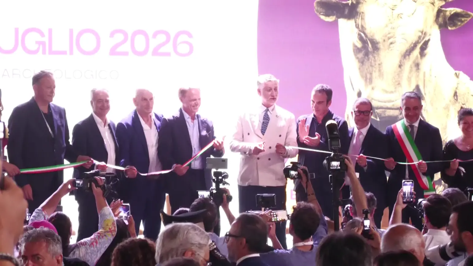 Vinitaly a Sibari, maratona di cultura e orgoglio nel cuore dell’Enotria: «In Calabria siamo più bravi che in Veneto»\n