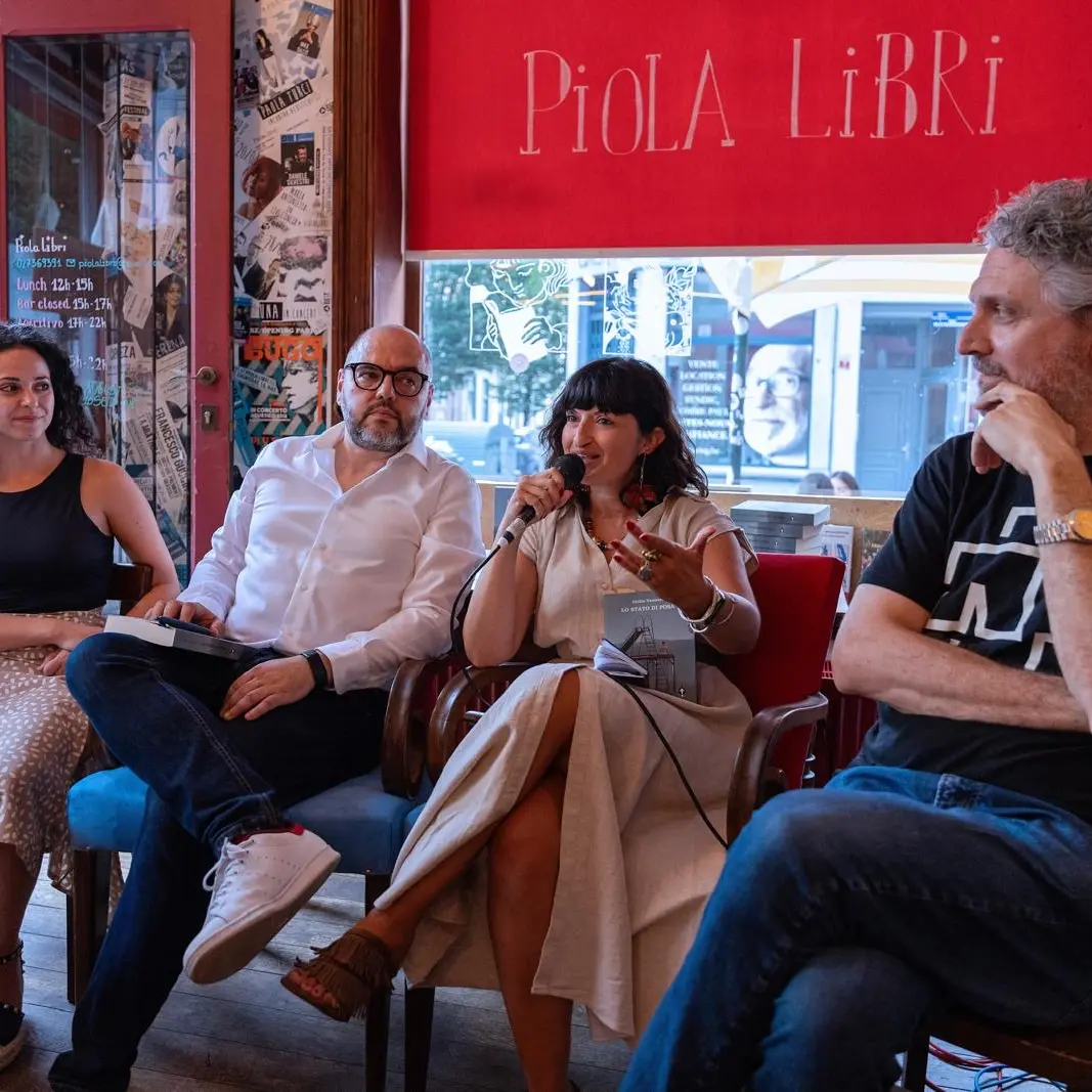 Da Bruxelles parte il tour internazionale de Lo stato di posa: il noir di Giulio Venneri conquista i lettori\n