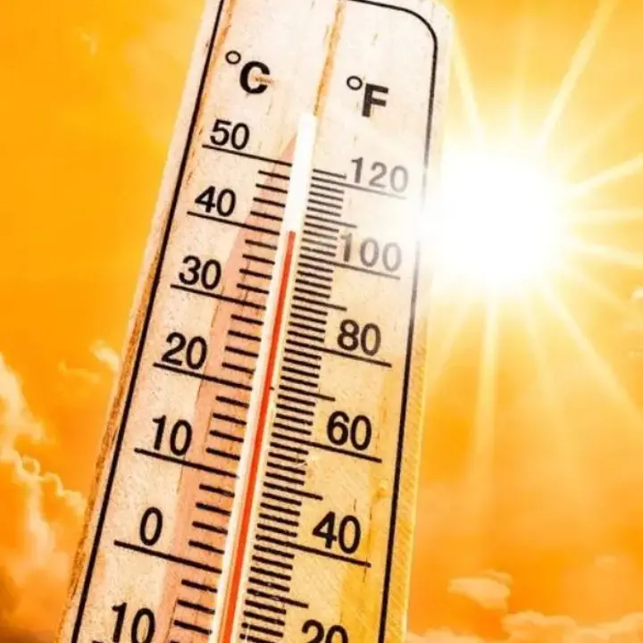 Calabria tropicale, un’altra giornata rovente: fino a 43°C oggi, poi arriva il crollo termico con piogge e temporali\n