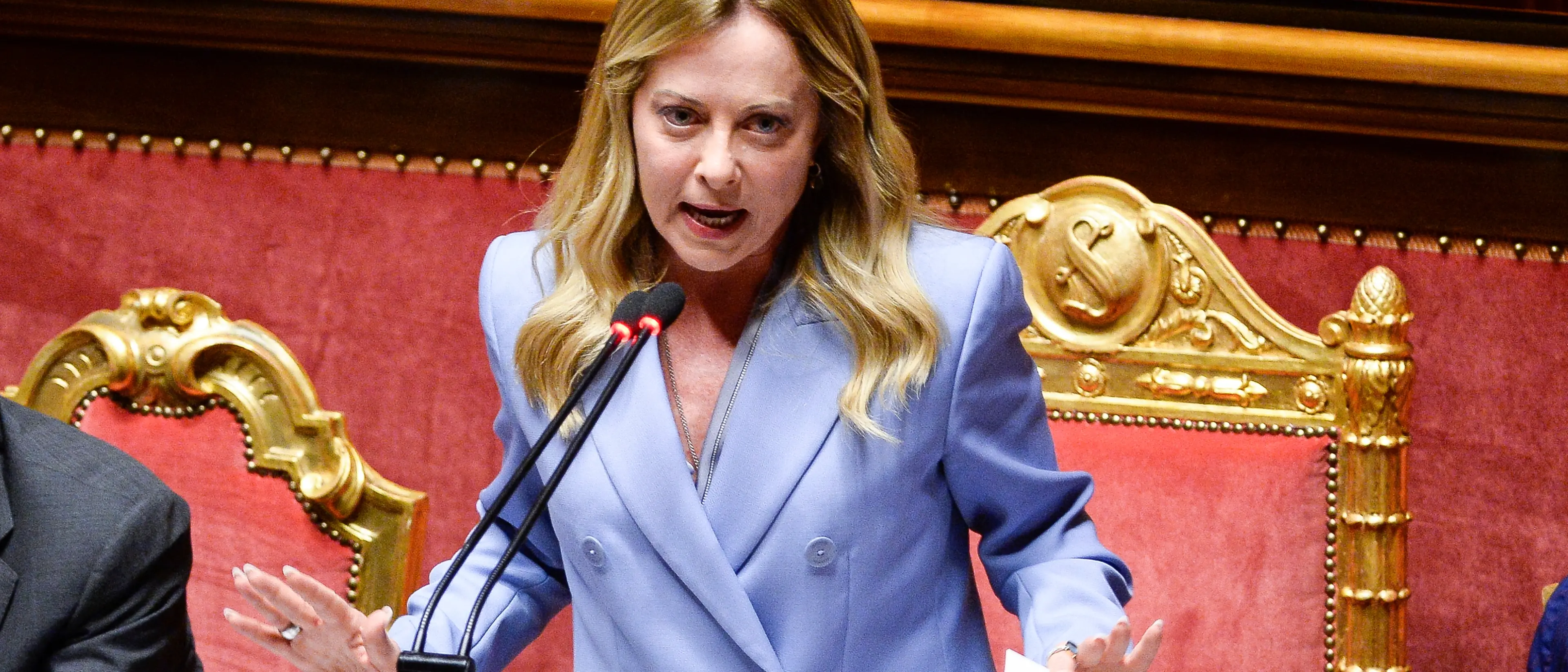 Sondaggio Emg, Fratelli d'Italia scende ancora: il sorpasso del centrosinistra mentre\u00A0Vannacci insidia la Lega\n