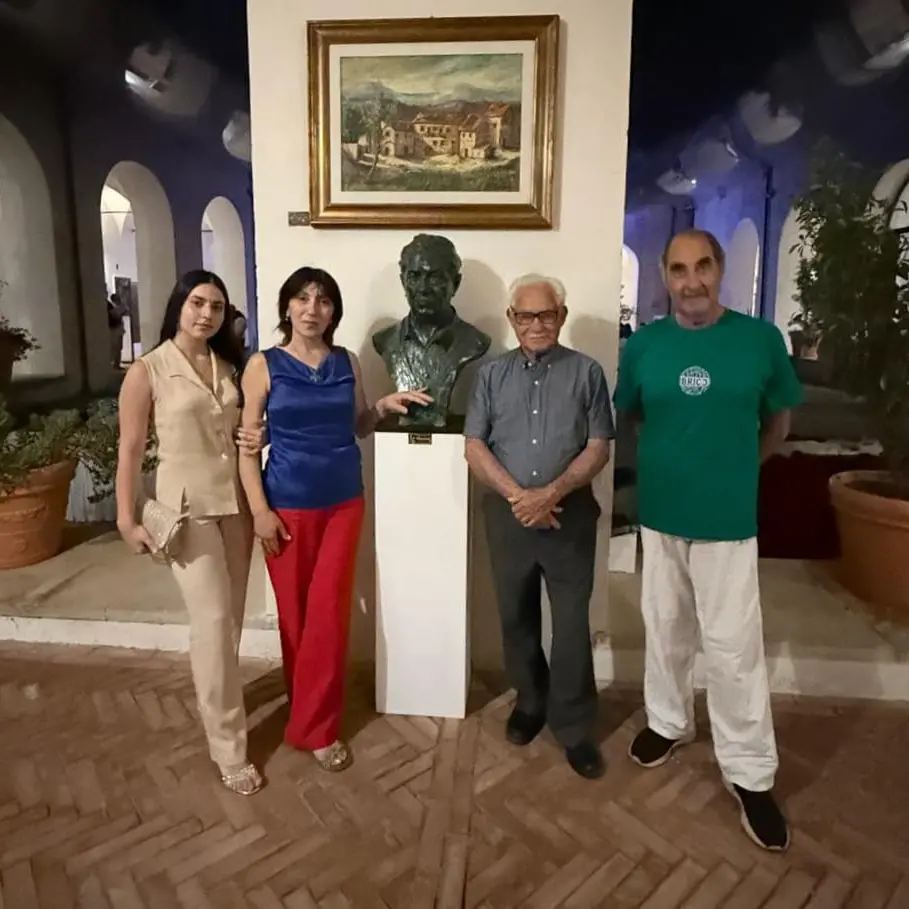 L'autoritratto scultoreo di Luigi Verrino da ammirare nel Chiostro del complesso monumentale San Domenico di Taverna\n