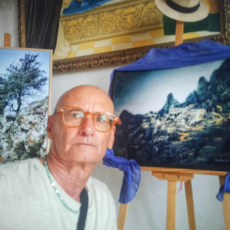 A Pentedattilo la mostra fotografica \"Calabria tra Misticismo e Bellezza\" di Stefano De Angelis\n